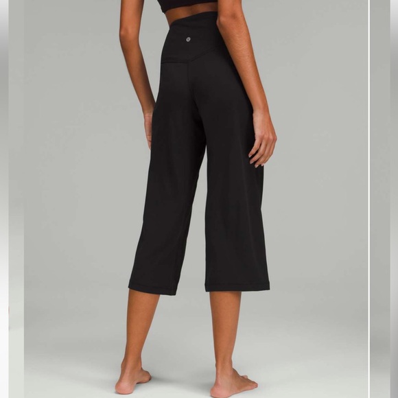 Lululemon Align High-Rise Wide Leg Crop 23" in Black - Picture 1 of 5